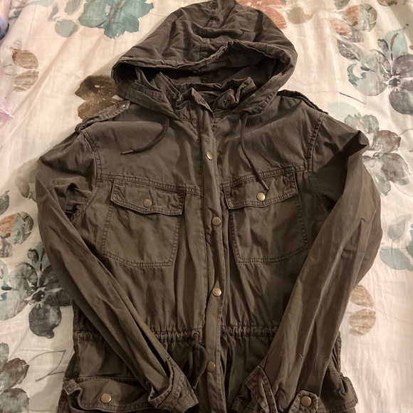 Aritzia Talula Army Green Jacket - Picture 1 of 3
